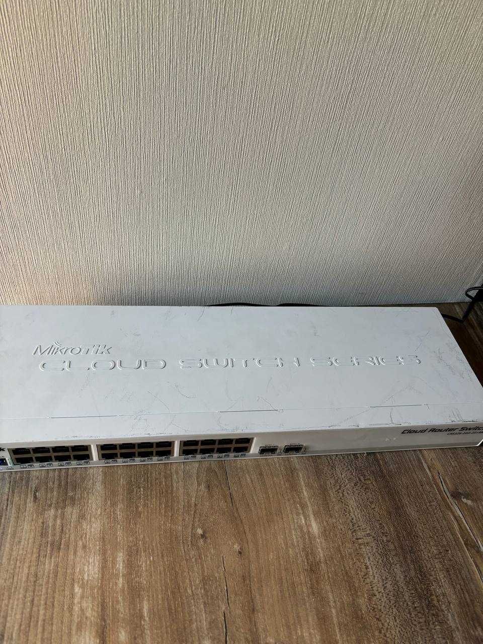 Комутатор MikroTik CRS326-24G-2S+RM