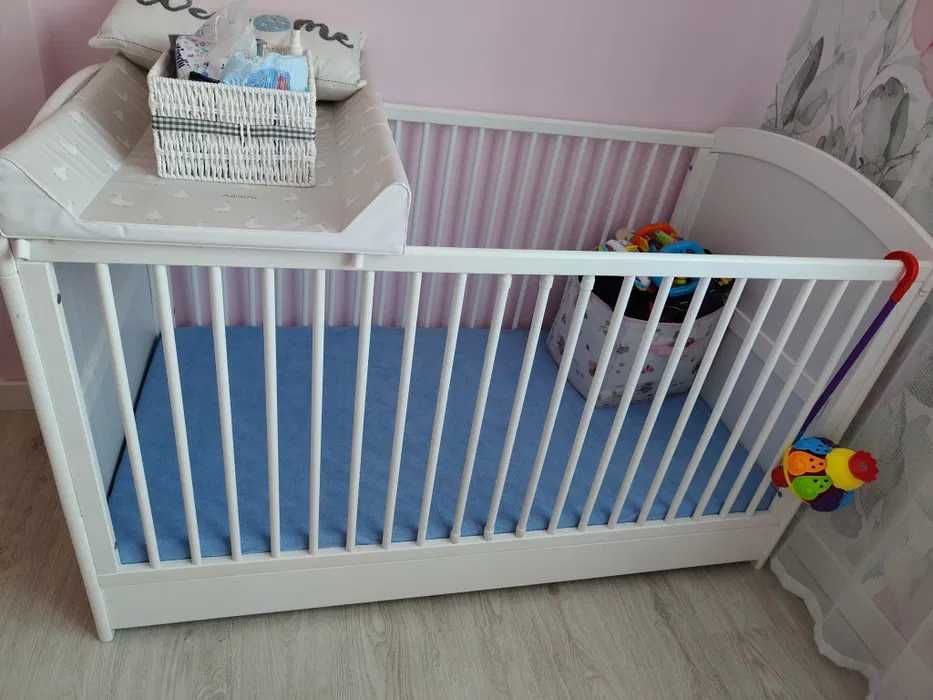 Serdecznie polecam łóżeczko w dobrym stanie w komplecie z materacem