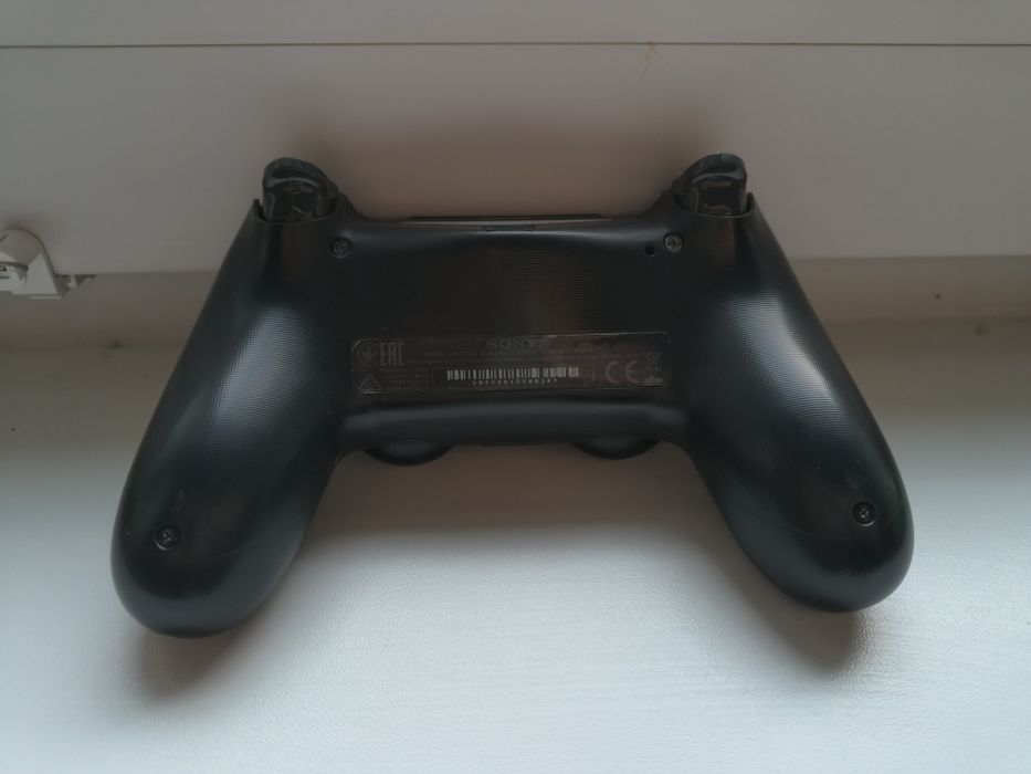 PlayStation 4 FAT 500GB  + kontroler
