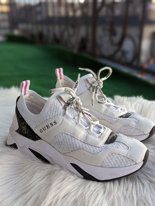Брендові кросівки  Guess оригінал