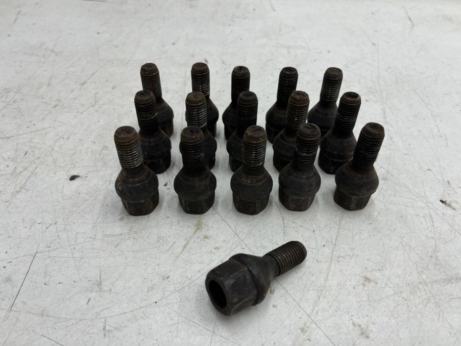 Śruby do felg alumiowych Renault Dacia M12x1,5 Stożkowe 23mm. całość 51mm. śruba do kół komplet 19