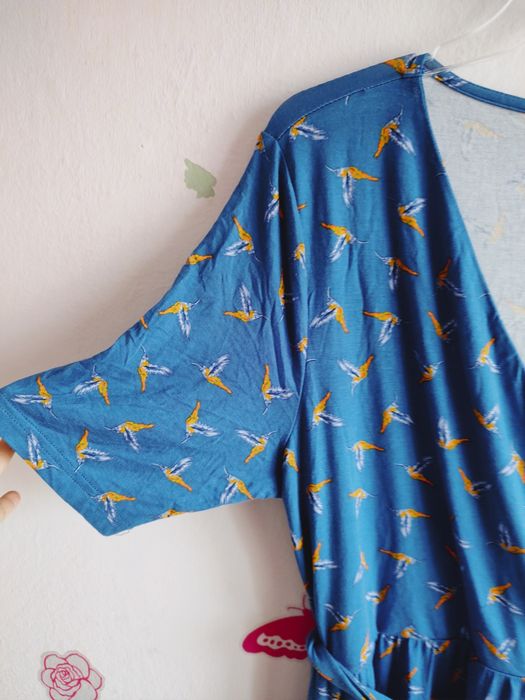 Sukienka letnia wiskozowa midi r.46/48 dekolt kopertowy