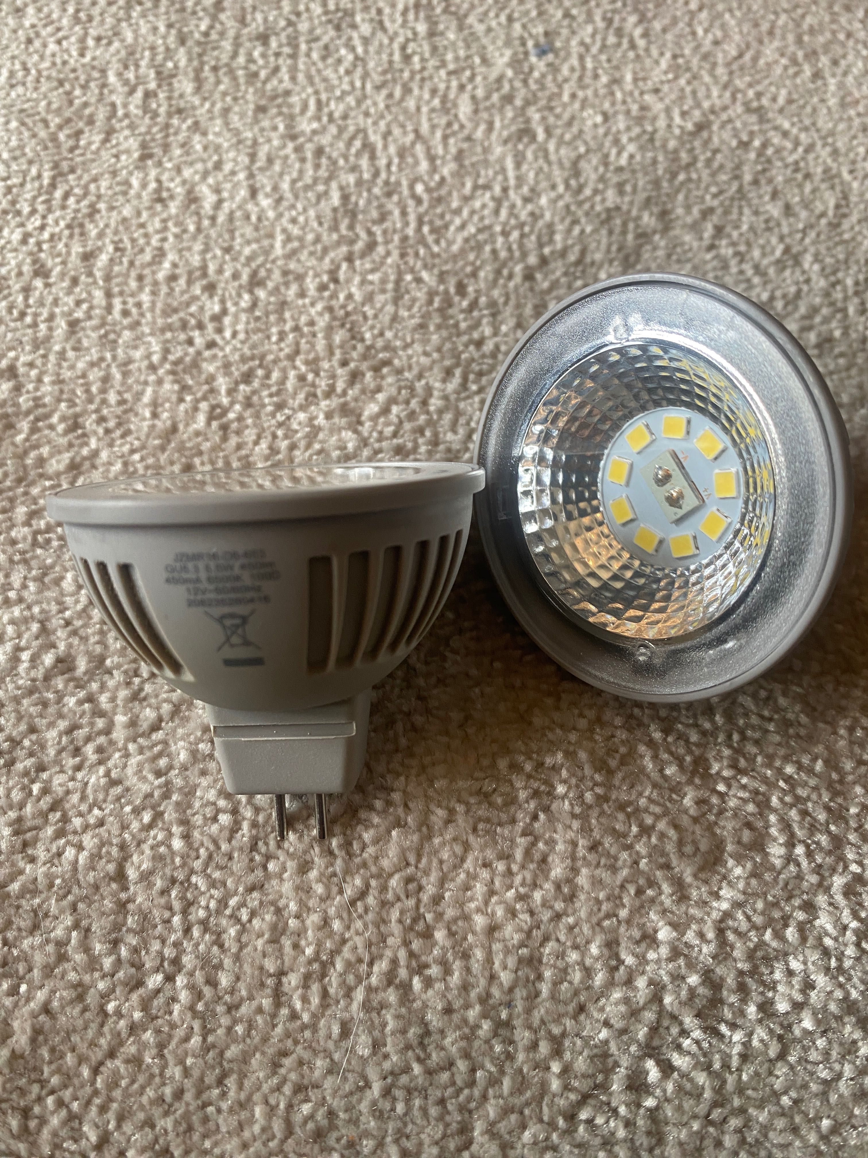 Transformadores 220V-12V + Lâmpadas Led LEXMAN