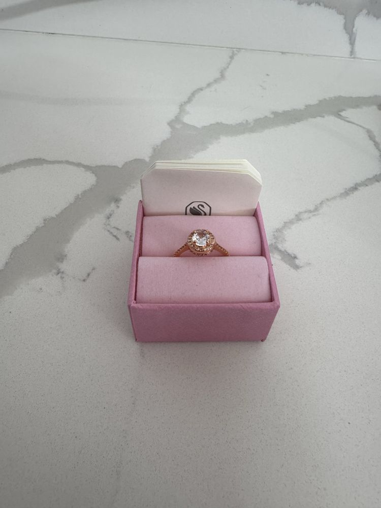 Anel Swarovski