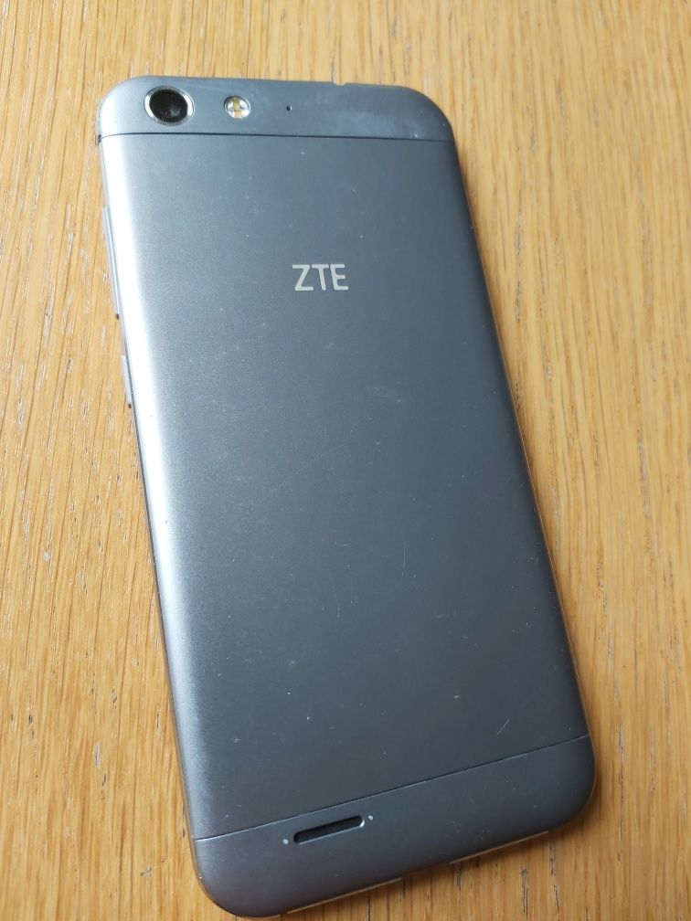 Telefon ZTE blade