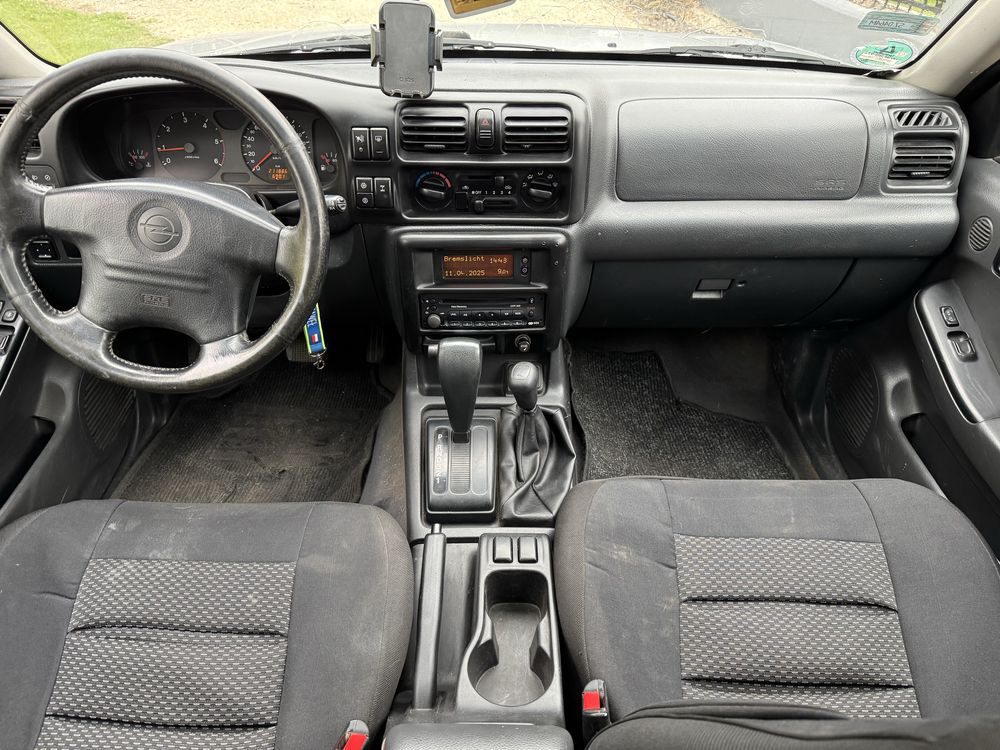 Opel Frontera 2.2d 2000r 3 drzwi automat 4x4