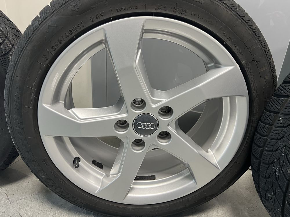 Felgi koła Audi A3 8V  225/45R17 org