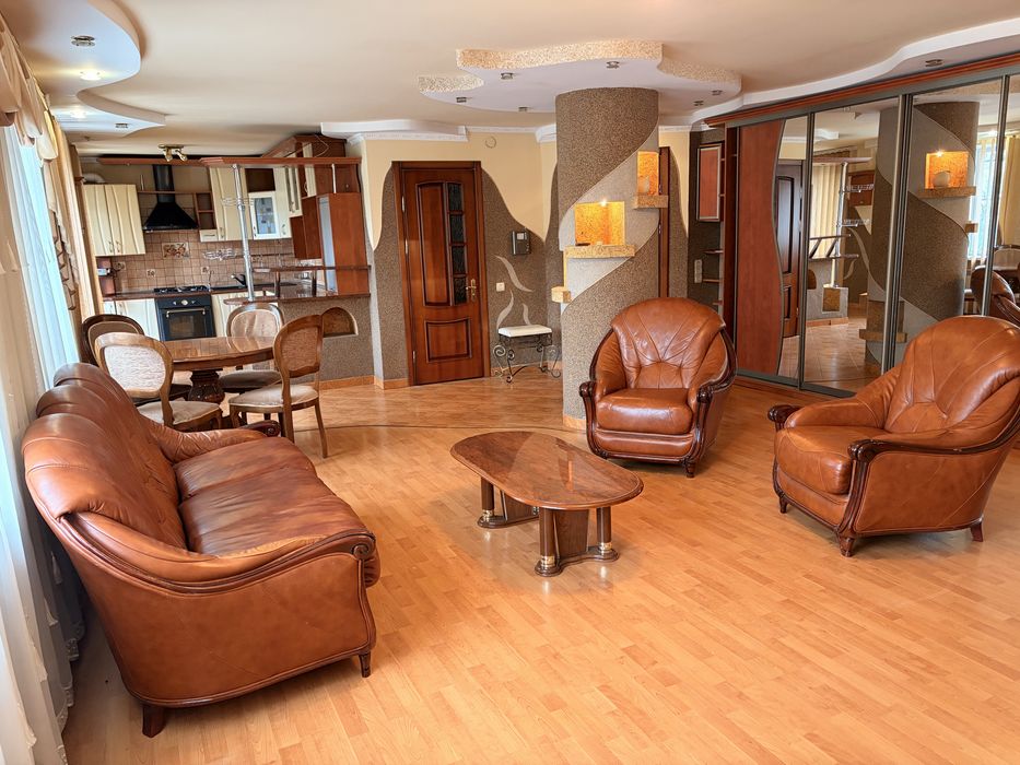 Продається 3ох кімнатна квартира 90 м2