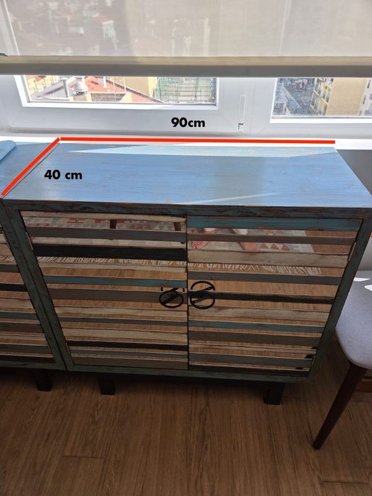 Dois aparadores em madeira