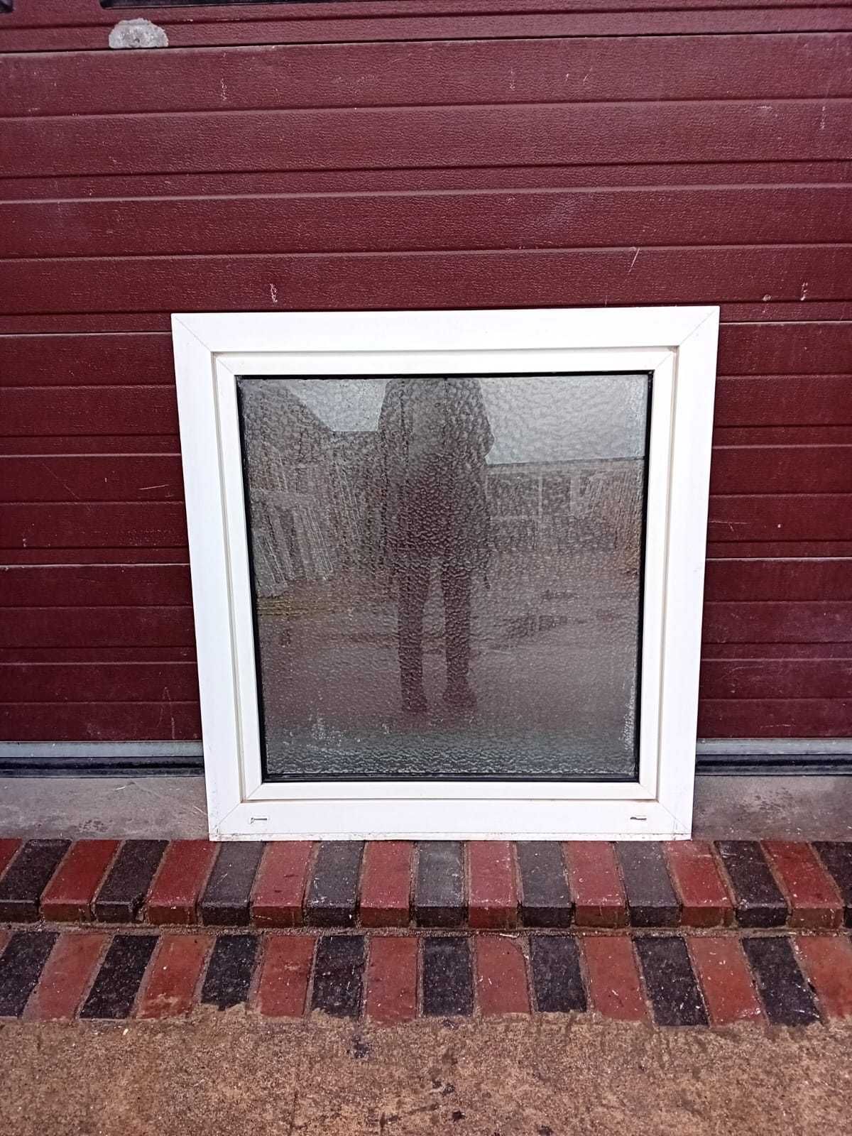 Okna z ornamentową nieprzejrzystą szybą 118x118 pcv okno DOWÓZ KRAJ