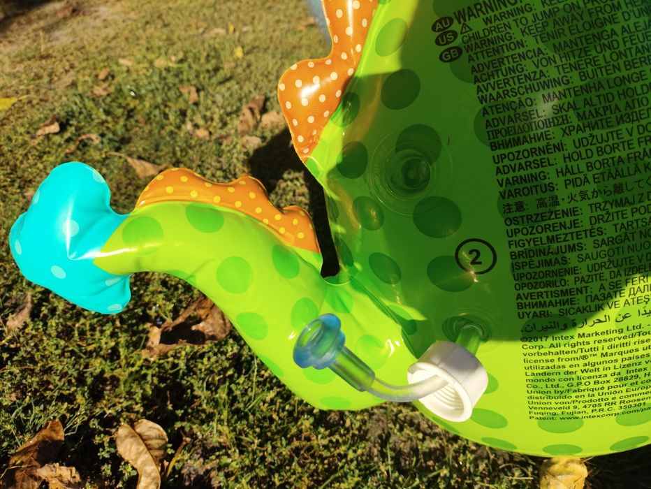 Басейн надувний з гіркою та дракончиком - чудовий подарунок для дитини