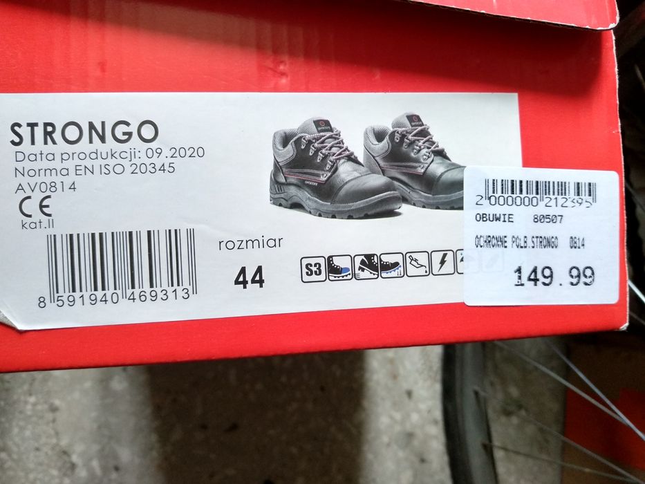 Jeden but- prawy r .44