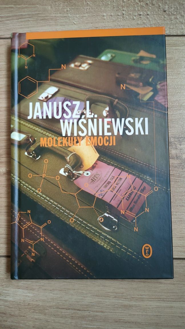 Janusz L. Wiśniewski  cztery książki 
- zespoły napięć
- intymna teori