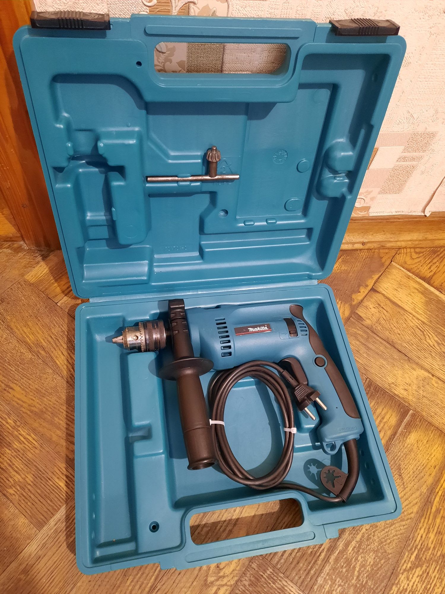 100% оригінал!!Дрель ударна Makita HP 1620,650вт