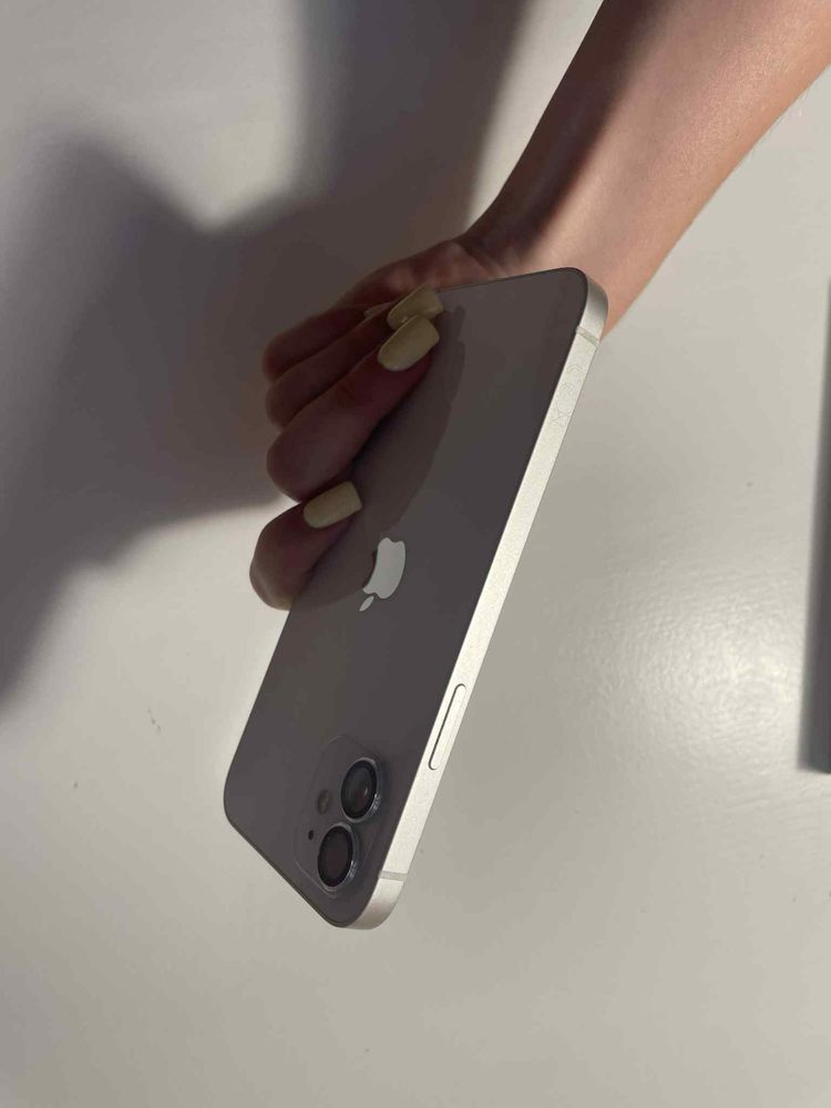 Iphone 12 64gb 81% baterii