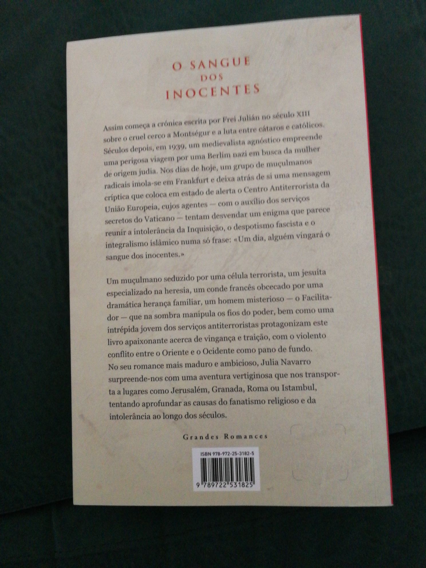 Livro "O Sangue dos Inocentes" de Julia Navarro
