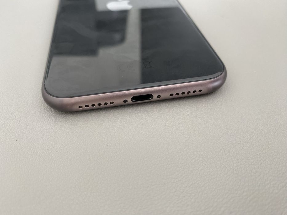 iPhone 11 64 GB Preto