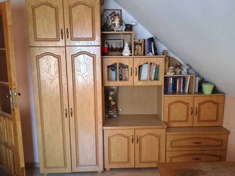 Meble drewniane pod skos
