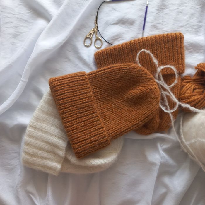 Шапки в'язані жіночі з італійського мериносу; альпака