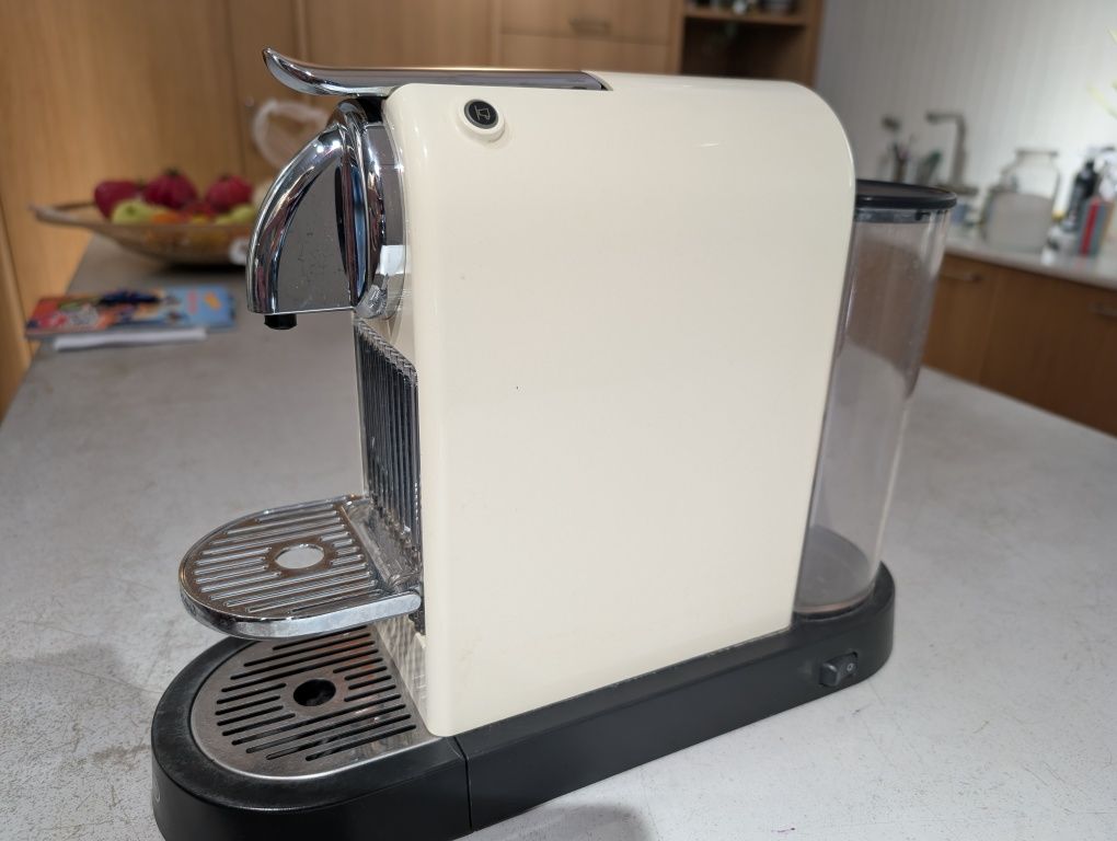 Ekspres kapsułkowy Nespresso DeLonghi