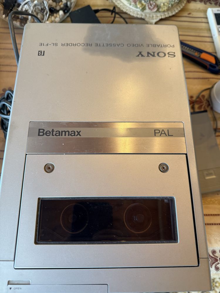 Sony SL-F1E / TT-F1E | Gravador Betamax Portátil + Sintonizadora