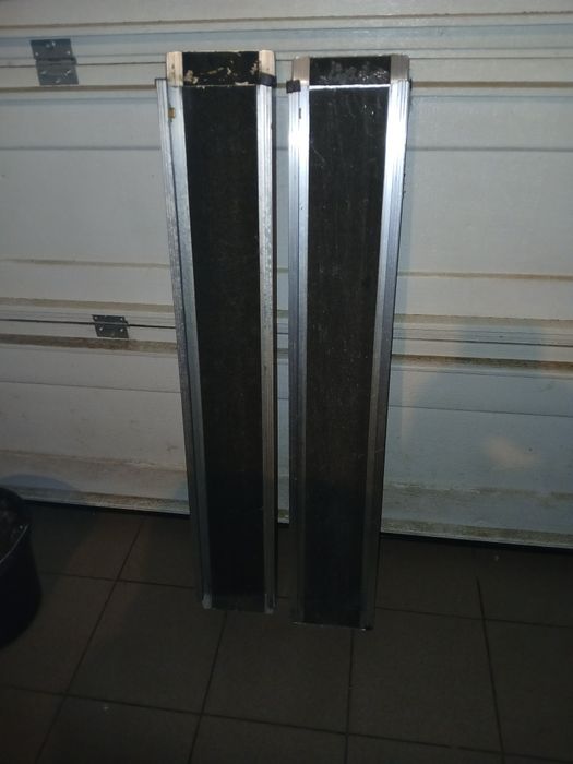 Najazdy,rampa,podjazd do wózka itp.