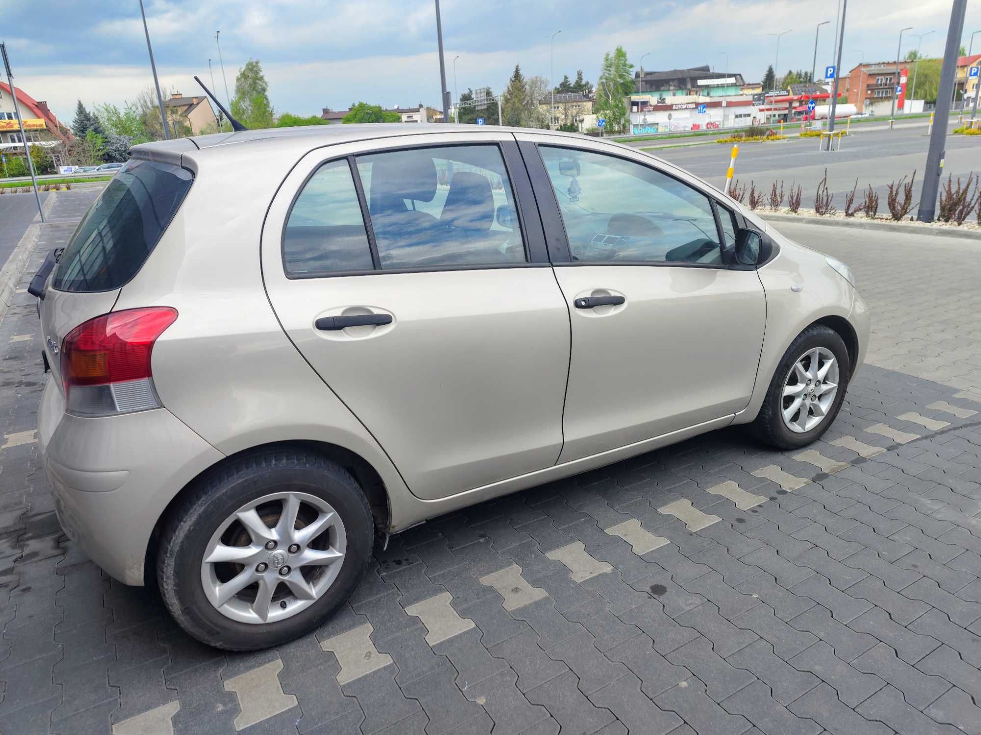 Toyota Yaris Luna, silnik 1.4 benzyna, pierwszy właściciel