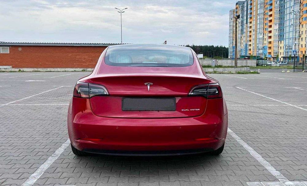 Прокат оренда авто Мерседес, Акура, Тесла