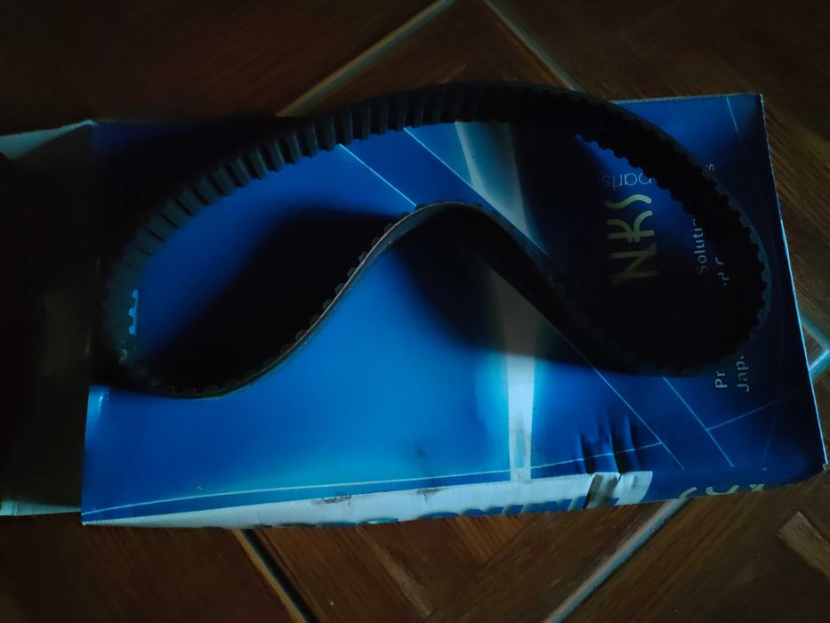 Correia de distribuição + bomba de água