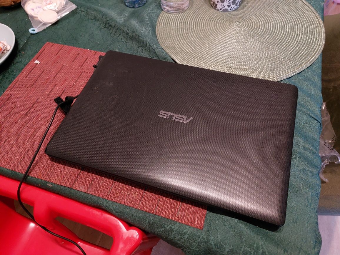 Laptop Asus R513C