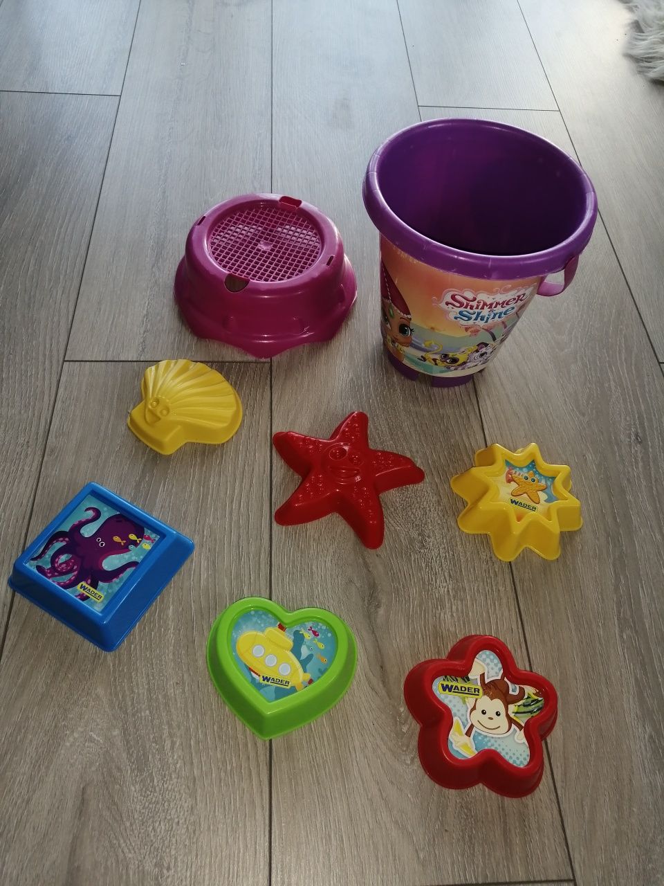 Zestaw plażowy do zabawy w piasku, Shimmer i Shine, wiaderko, foremki