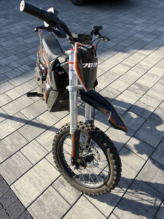 Cross elektryczny  E709 ASIX 1100 W KOŁA 14/12
