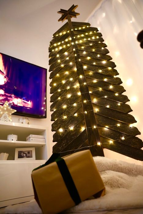 Drewniana Choinka Świąteczna- minimalistyczna i ręcznie robiona