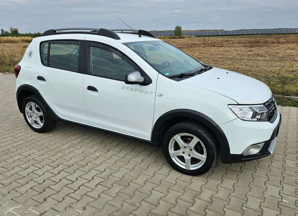 Dacia Sandero Stepway AUTOMAT Benzyna 90KM 2017r! Kamera! Navi! PDC! Lakier Fabryczny