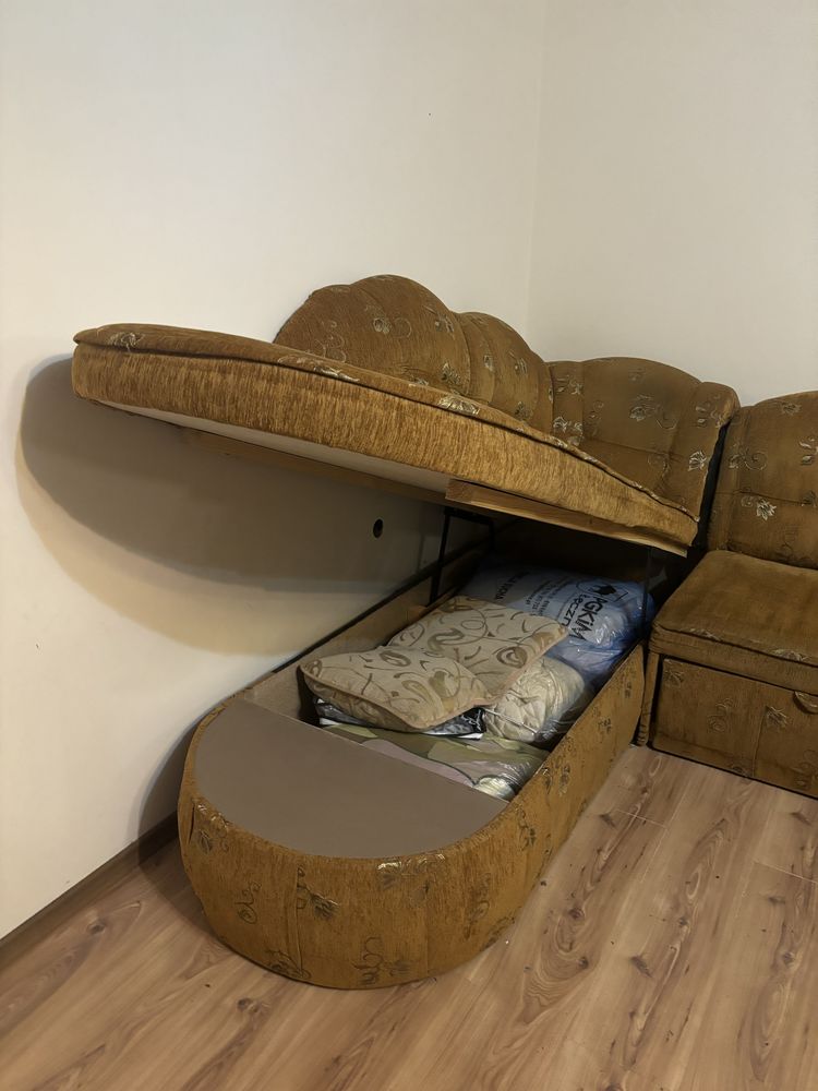 Naroznik rozkładany z funkcją spania