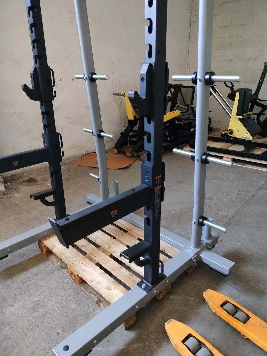 Nowy Half rack Precor rack squat stojak do przysiadów