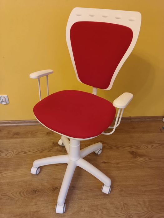 Dziecięce krzesło obrotowe