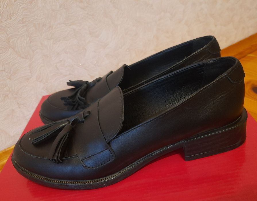 Взуття шкіряне, різне