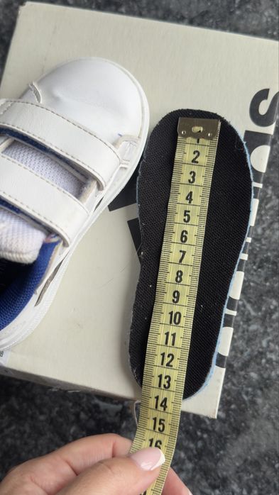 Дитячі кросівки adidas 22 розмір (повномірні)