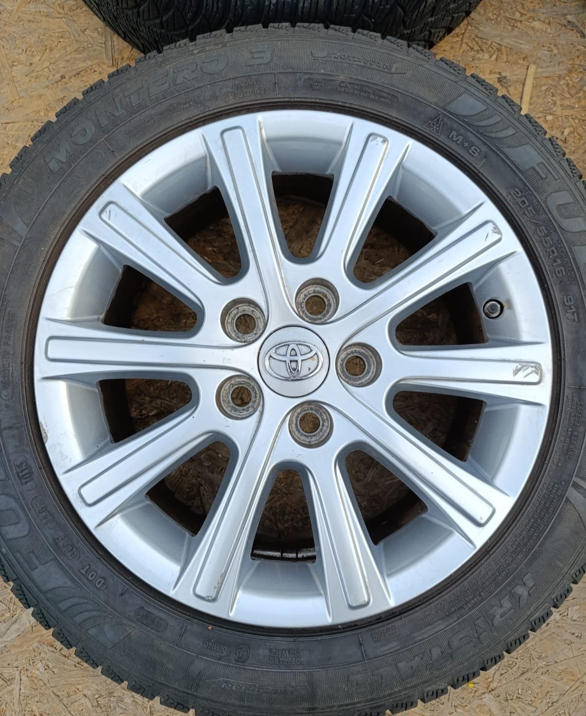 Felgi 16 5x114.3 Toyota Auris Corolla Avensis Camry Verso Rav4 ET45