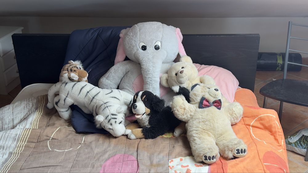 Peluches Grandes e Pequenos