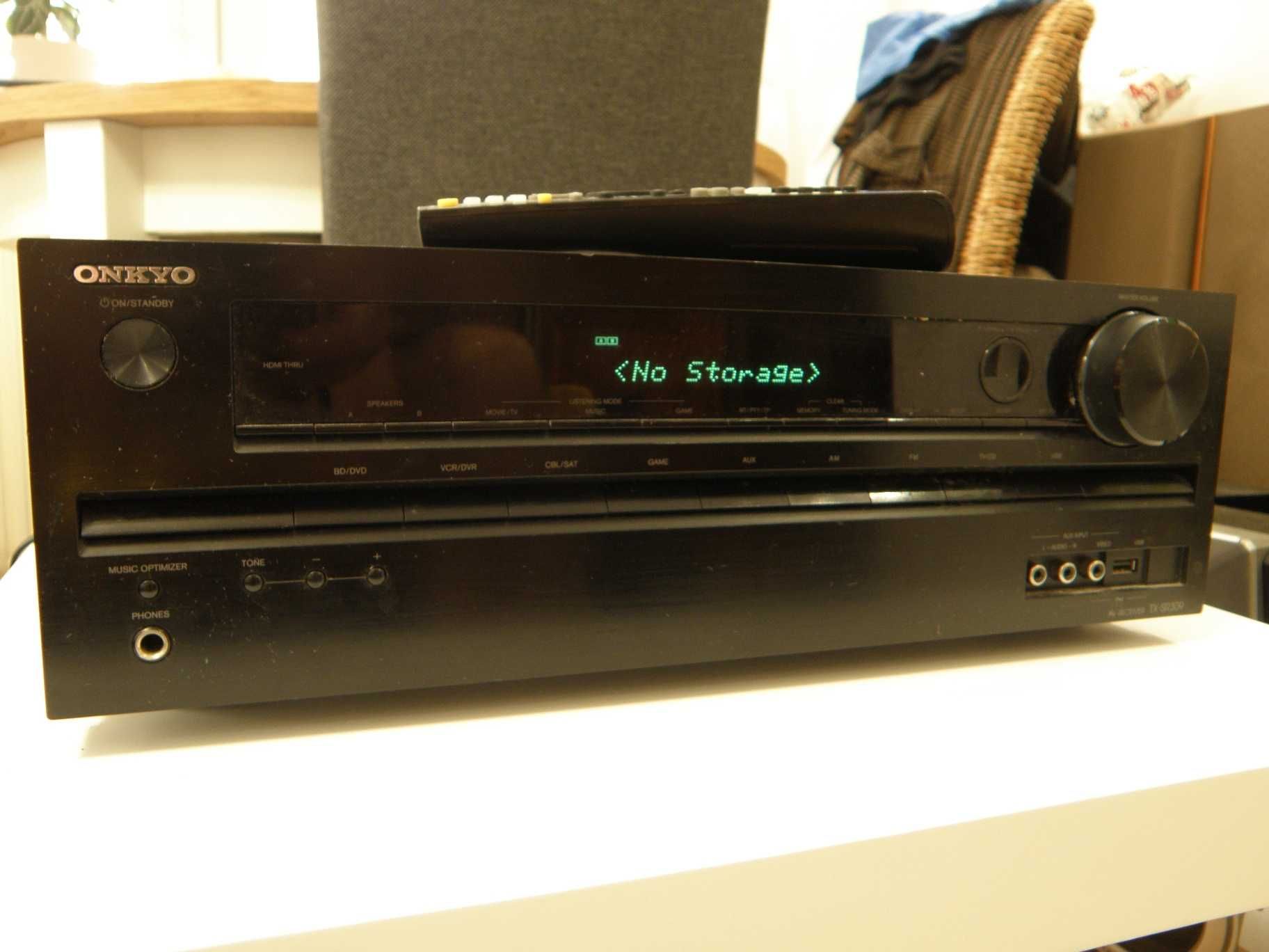 Amplituner AV Onkyo
TX-SR309