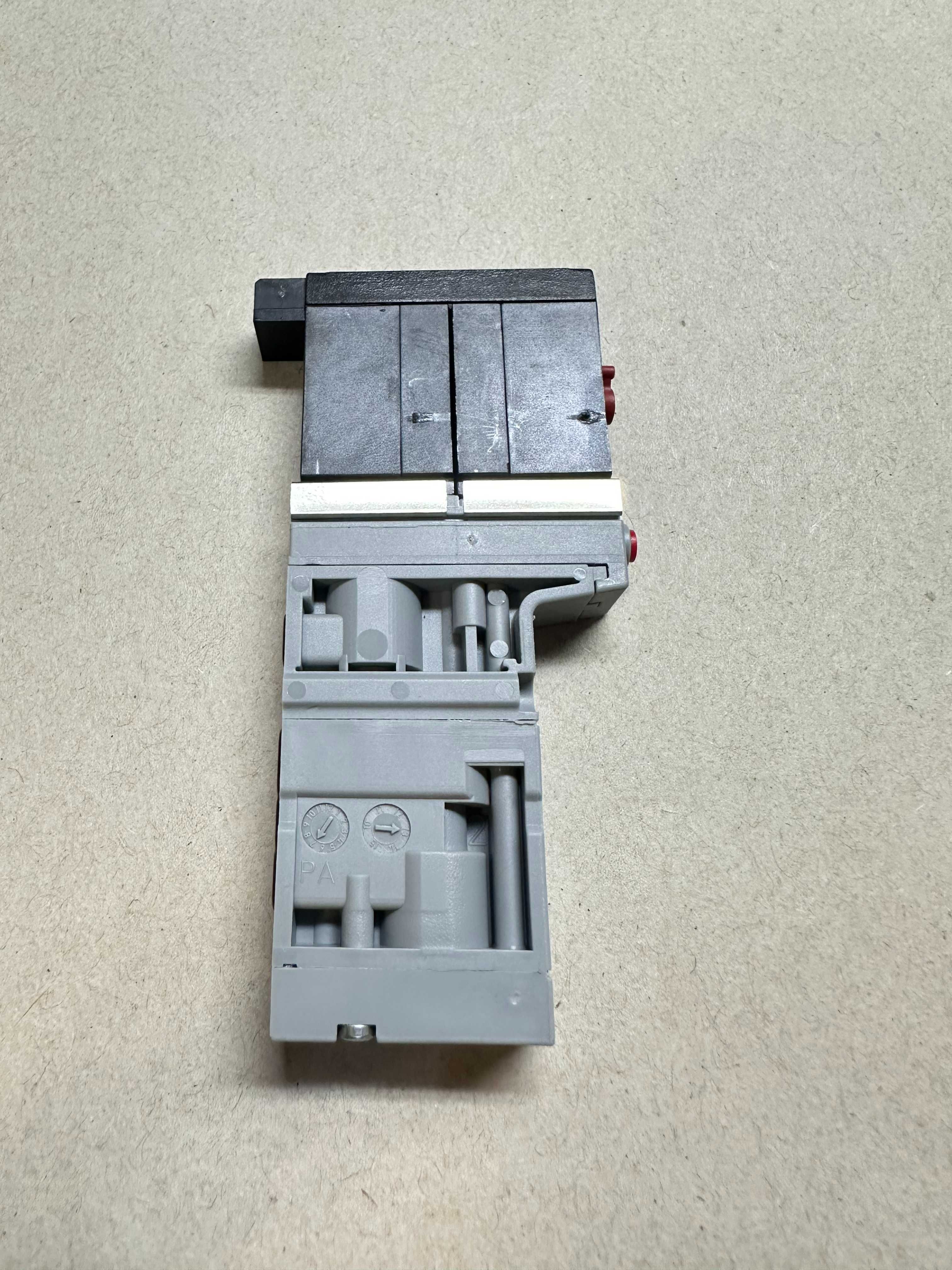 Электропневмоклапан Burkert 6524 C 2.5-10bar 00186260