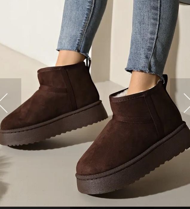 Жіночі шоколадні угги