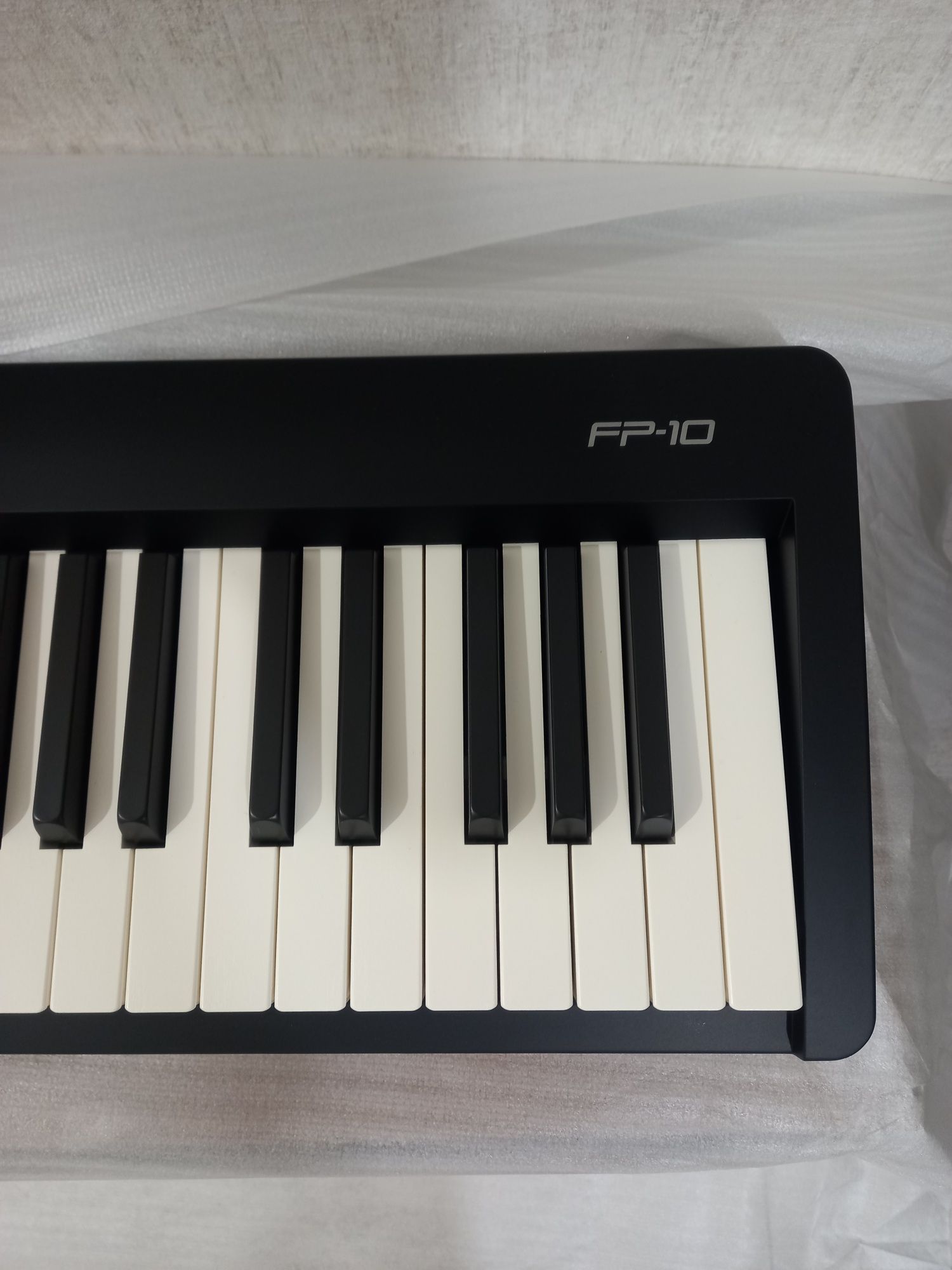Цифровое пианино ROLAND FP 10