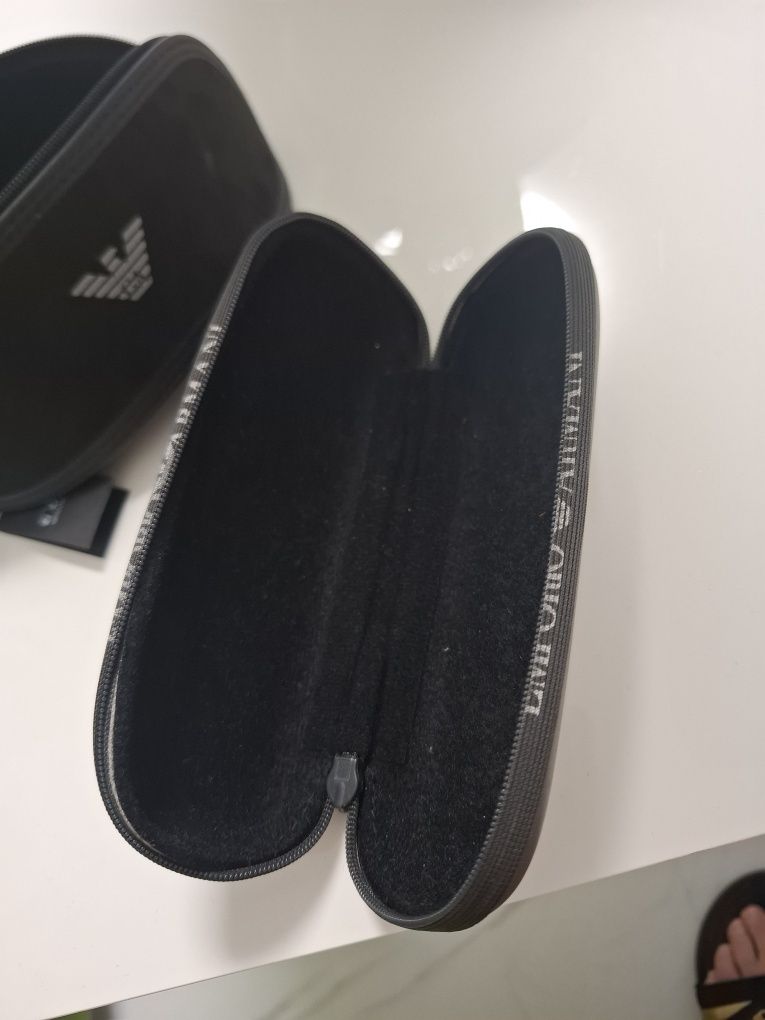 Uniwersalne etui Emporio Armani szare stalowe pokrowiec na okulary