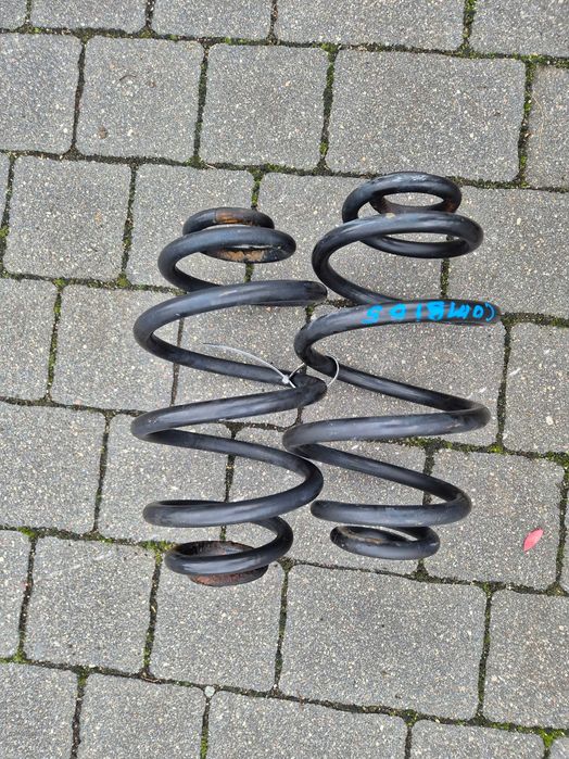 vw passat b5 kombi sprężyna sprężyny tył tylne komplet