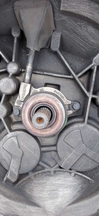 Коробка демпфер Mitsubish Carisma, Space Star F9 1.9 dCi VOLVO S40V40