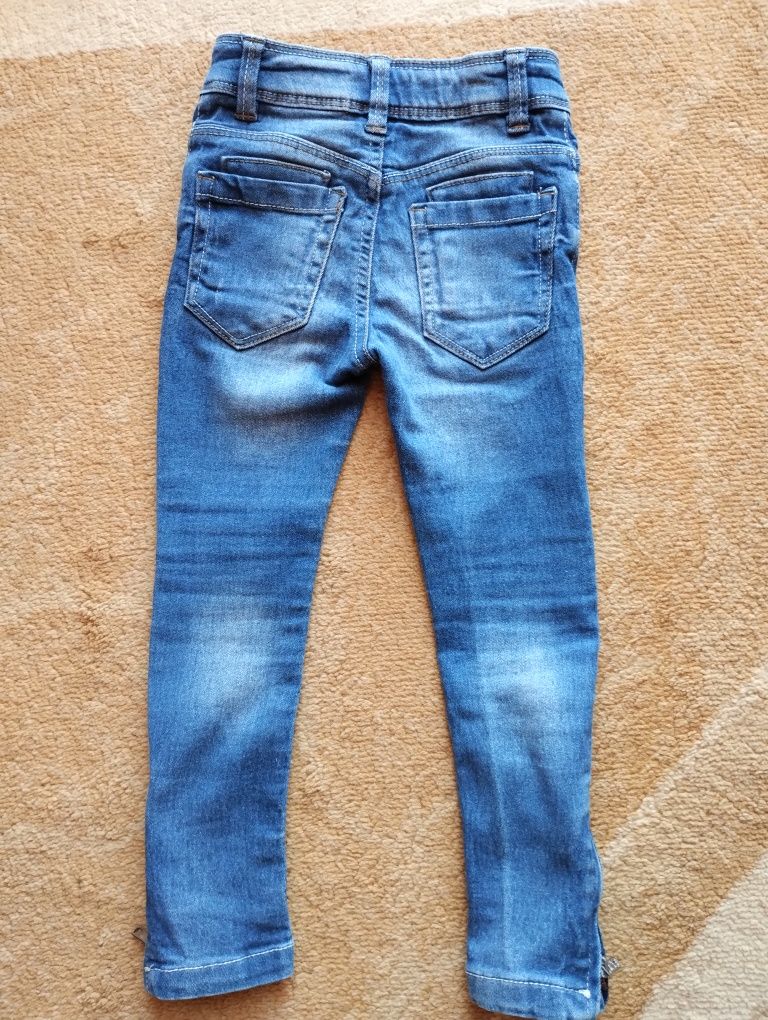 Spodnie jeansowe dla dziewczynki rozmiar 104