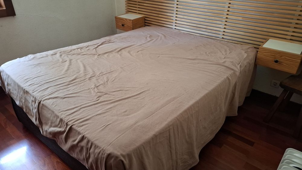 Cabeceira de cama Ikea Mandal com prateleiras ou gavetas
